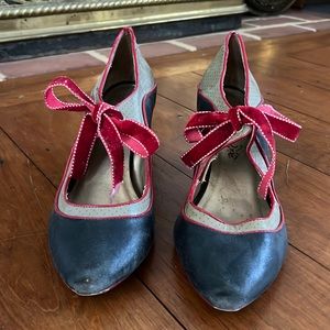 Poetic license kitten heels sz 10